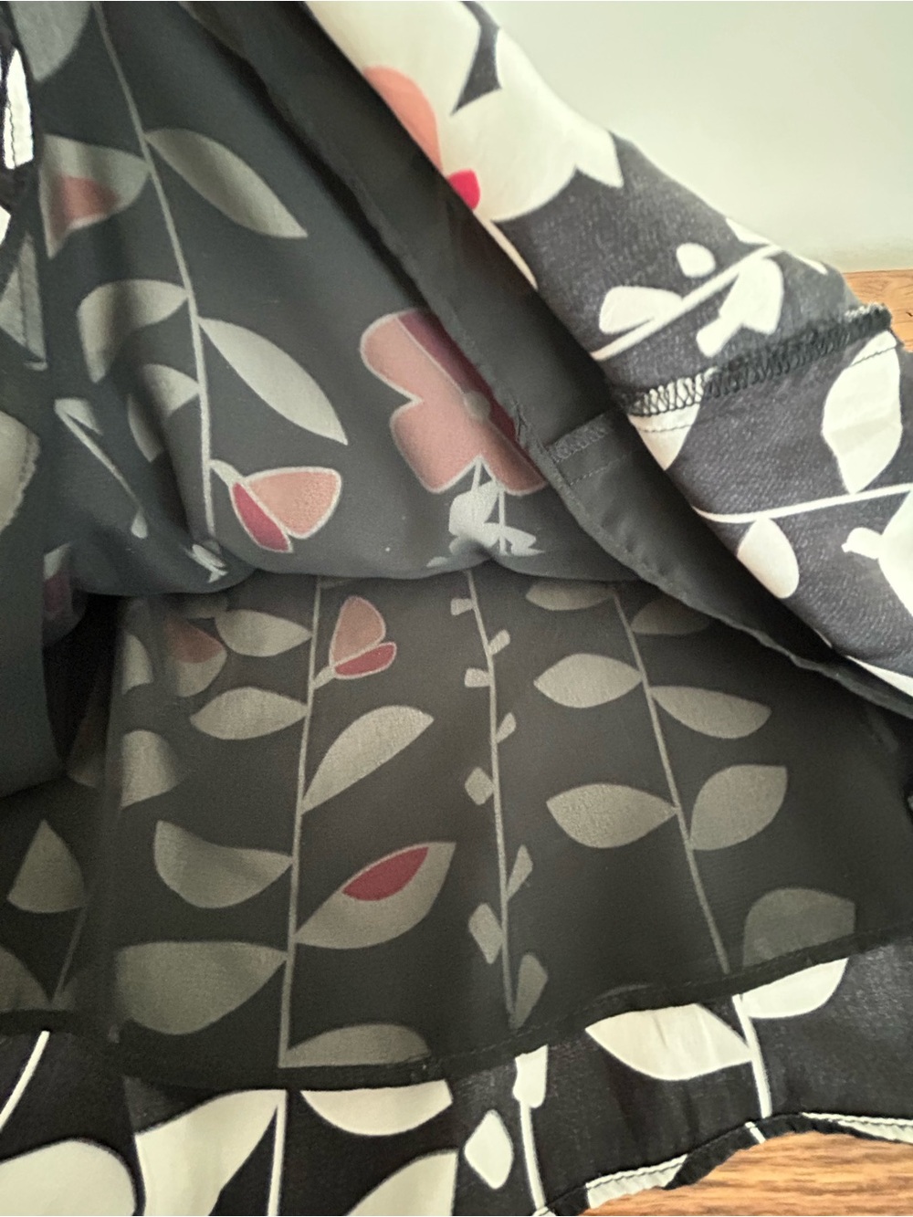 Talbots Pure Silk Floral Skirt Black White Multi Size 6P Petite - Picture 11 of 12